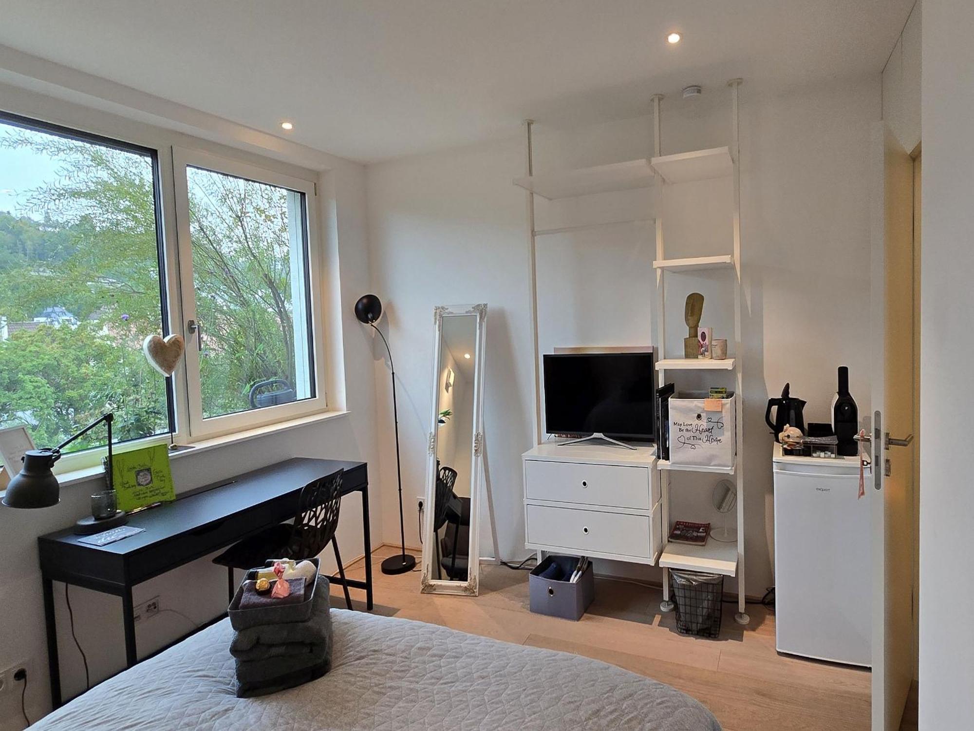 Stadtnahes Gaestezimmer Im Penthouse Bei Esi Tübingen Exteriér fotografie